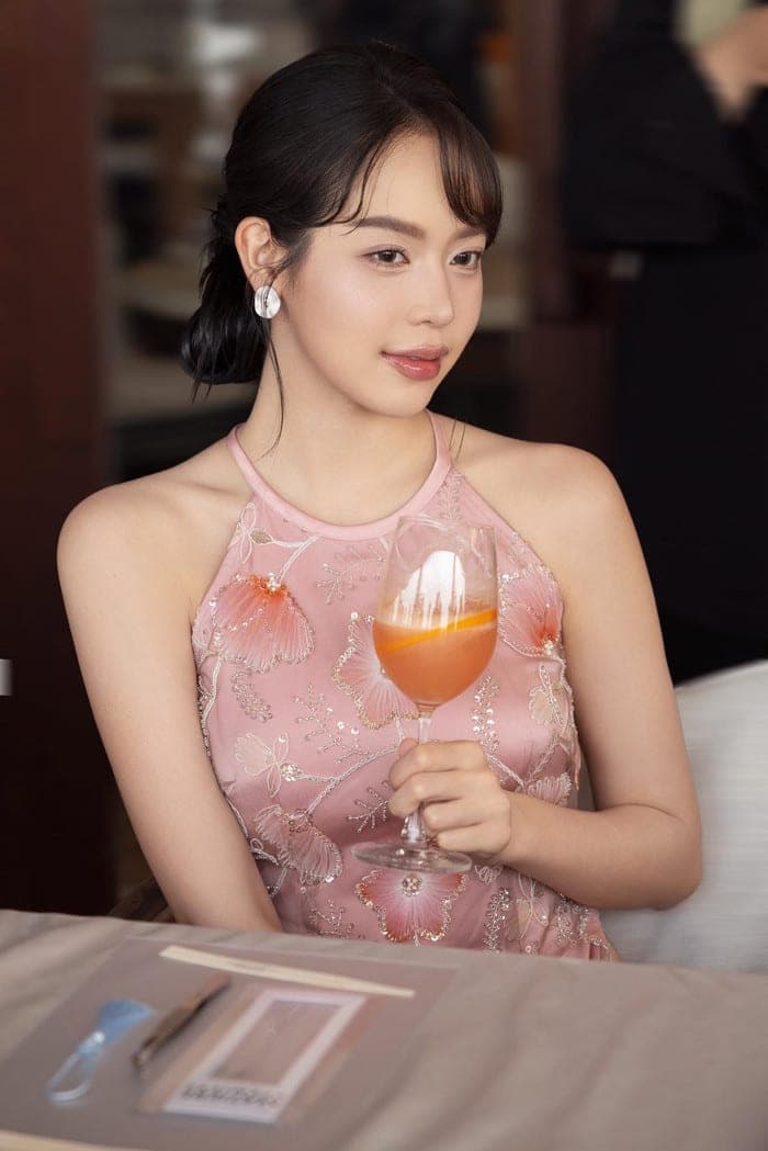 Diện mạo lạ của Thanh Thủy vẫn đang thu hút sự chú ý từ phía khán giả. Ảnh: FBNV