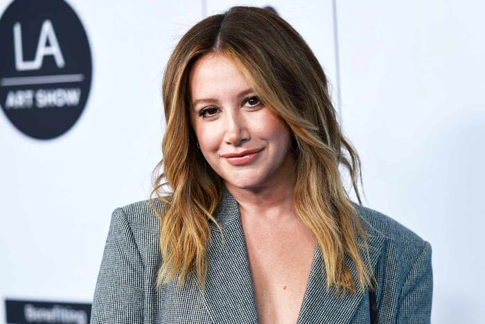 Ashley Tisdale thể hiện hình ảnh một người phụ nữ trưởng thành giữa ồn ào.