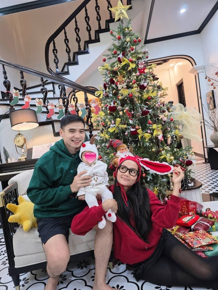 Cách trả lời của nàng hậu về việc sinh thêm con khiến netizen cho rằng vợ chồng cô có kế hoạch đón thêm thành viên khi Harley cứng cáp hơn.