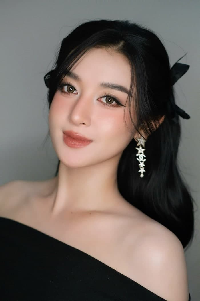 Mọi động thái của Á hậu Huyền My sau khi tuyên bố thất nghiệp đều thu hút sự chú ý từ phía khán giả. Ảnh: FBNV