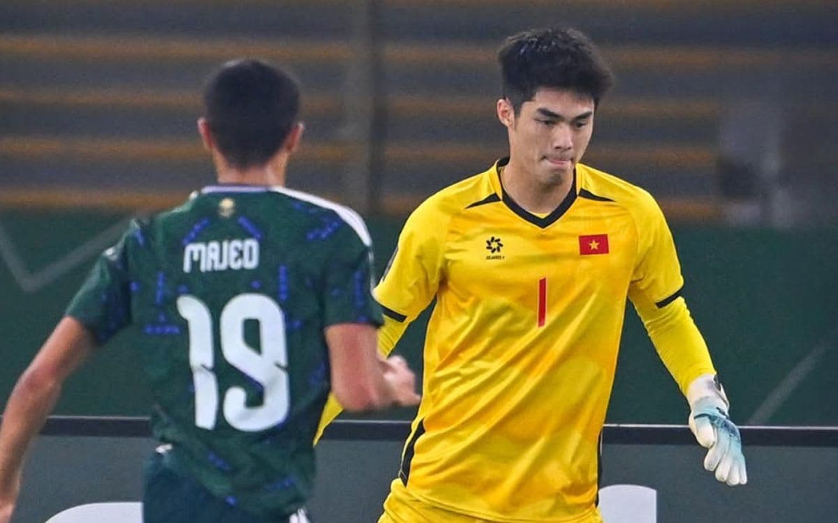 HLV danh tiếng châu Âu thán phục tài năng thủ môn Trần Trung Kiên