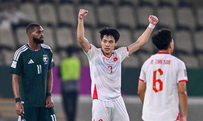 Trong buổi họp báo sau chiến thắng lịch sử 1-0 trước U23 Saudi Arabia, HLV Kim Sang Sik không giấu được niềm tự hào khi nói về các học trò. Ảnh: AFC