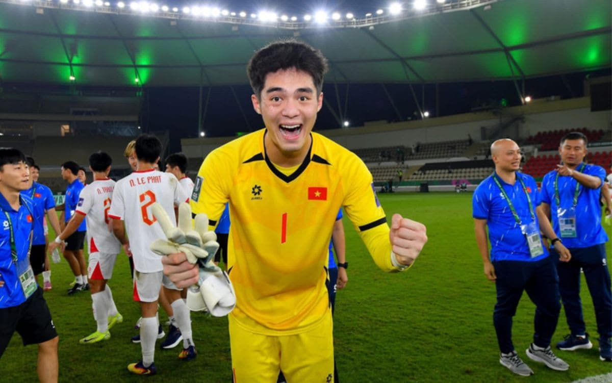 Hòa Minzy ví Trần Trung Kiên như 'người nhện', mê mẩn khoảnh khắc của Đình Bắc