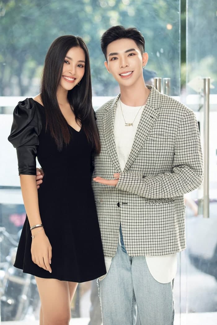 Tiểu Vy và Erik luôn thể hiện sự tôn trọng, thân thiện với đối phương. Ảnh: FBNV