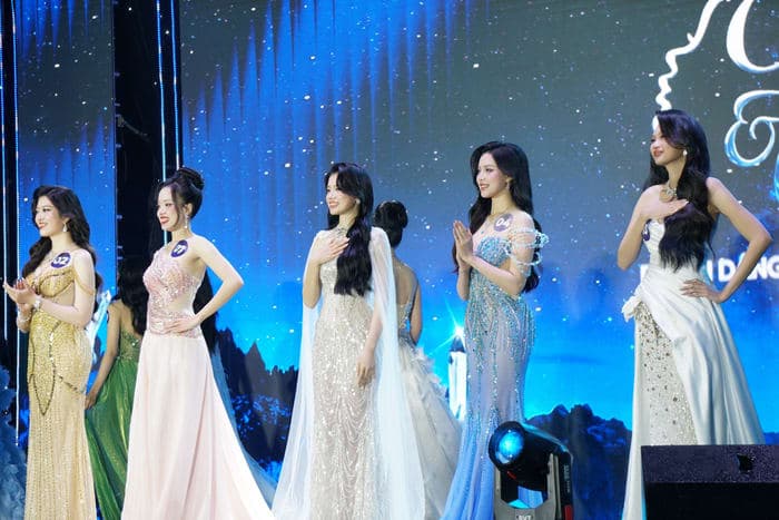 Vẻ đẹp của dàn thí sinh Duyên Dáng Ngoại thương khiến khán giả không thể rời mắt. Ảnh: BTC