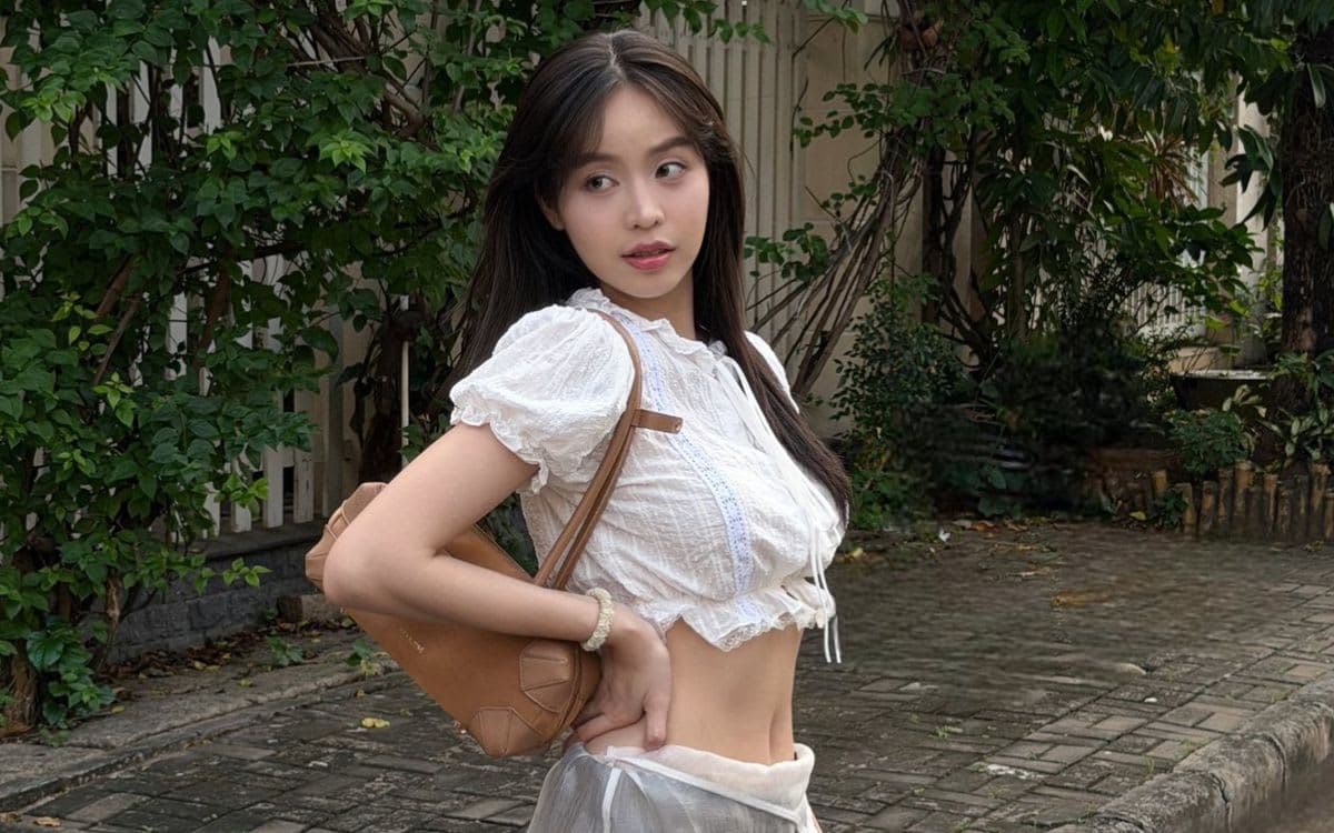 Hoa hậu Thanh Thủy khoe vòng eo quyến rũ