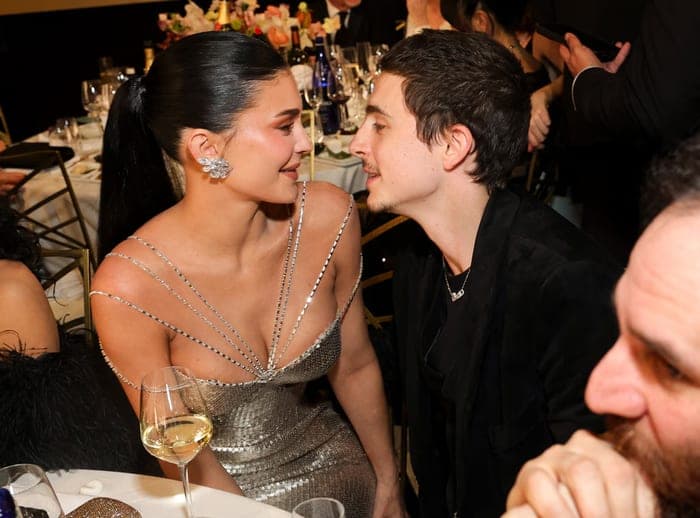 Timothée Chalamet và nữ người mẫu Kylie Jenner được cho là đang sống chung như vợ chồng.