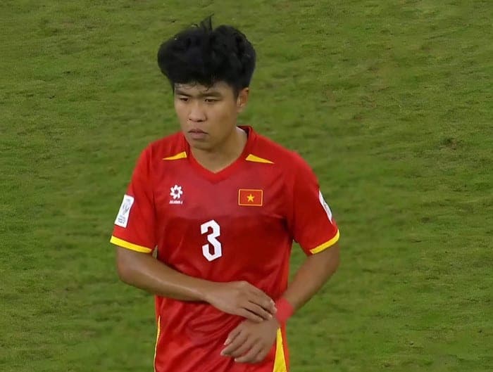 Chiếc thẻ đỏ trong trận bán kết gặp U23 Trung Quốc không chỉ khép lại sớm cơ hội thi đấu của trung vệ Phạm Lý Đức ở VCK U23 châu Á 2026, mà còn để lại nỗi lo cho U23 Việt Nam ở trận tranh hạng Ba.