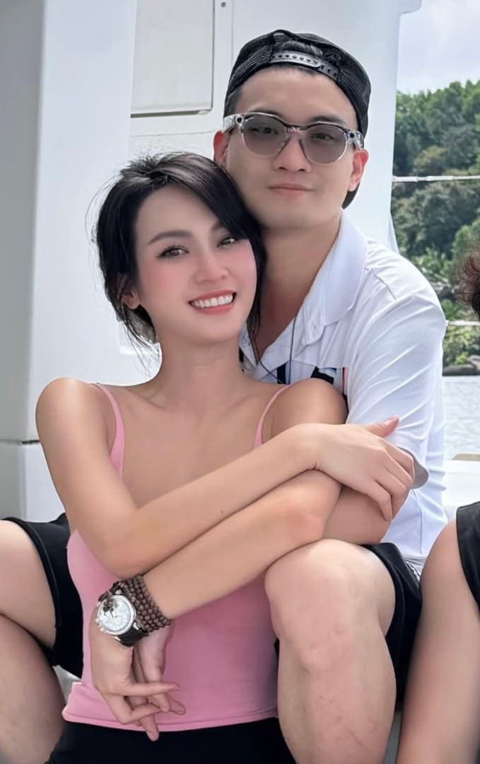 Doanh nhân Đức Phạm từng gây xôn xao khi đăng ảnh tình tứ với Vũ Thúy Quỳnh vào tháng 11 năm 2025. Ảnh: FBNV