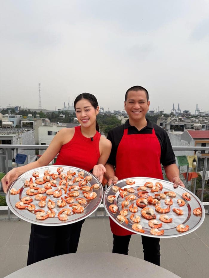 Khánh Vân từng nhiều lần khoe tài ăn của ông xã ở trên mạng xã hội. Ảnh: FBNV