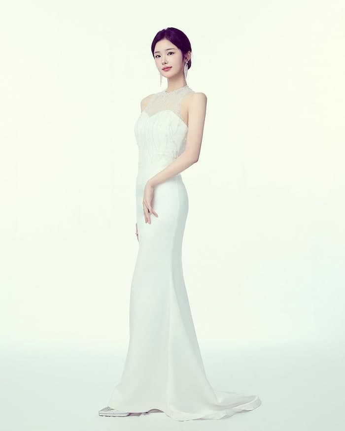 Jeong Yeon Woo cũng chia sẻ về tuổi thơ lớn lên trong một gia đình nghiêm khắc.