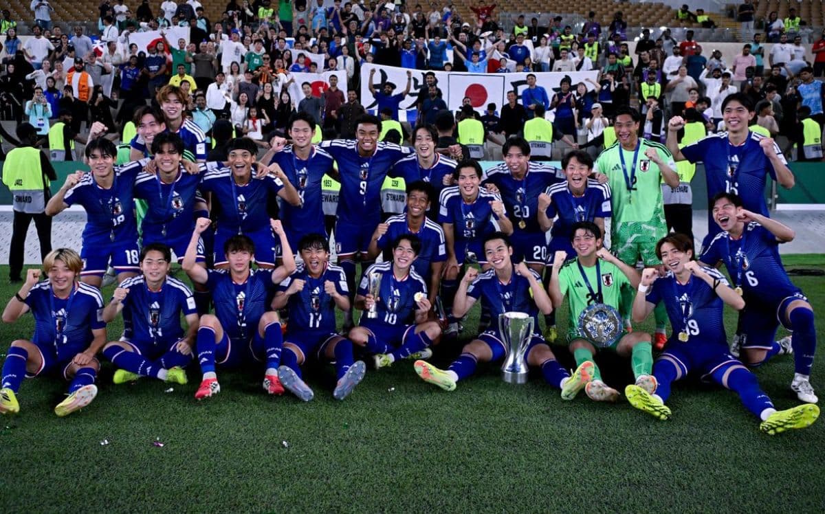 U23 Nhật Bản 'chấp tuổi', chấp luôn cả châu Á