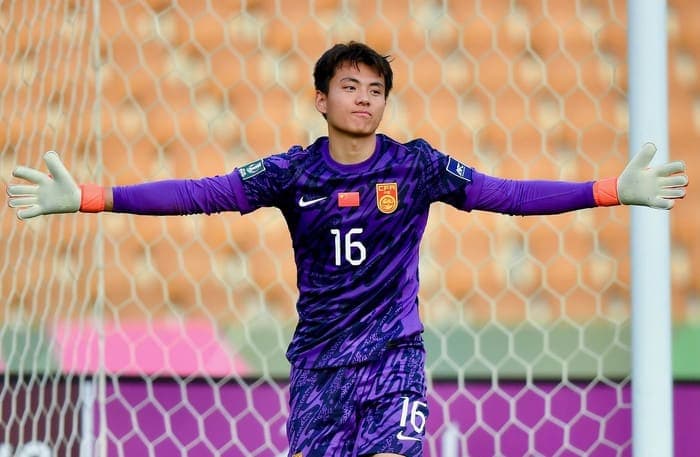 Nếu Li Hao không chơi tốt trước cú sút của Sato, Đình Bắc đã hụt danh hiệu Vua phá lưới U23 châu Á 2026. Ảnh: AFC