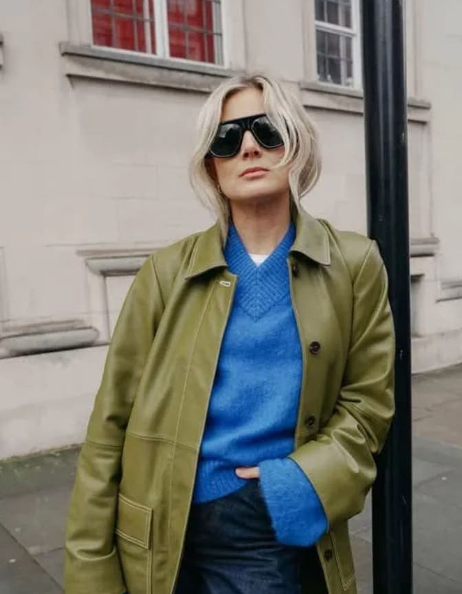 Phố đồ mang sắc xanh với quần jeans. Ảnh: @lucywilliams02