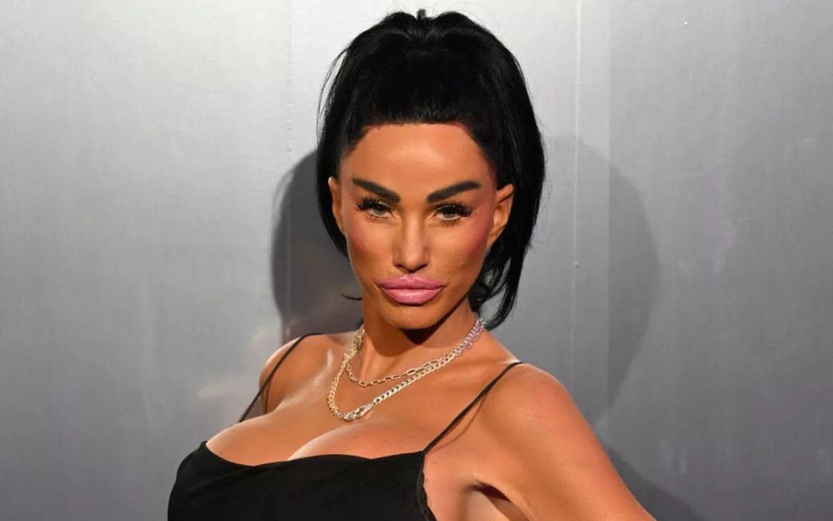 Nữ người mẫu nội y cố chấp phẫu thuật thẩm mỹ dù mẹ đã hết lòng can ngăn