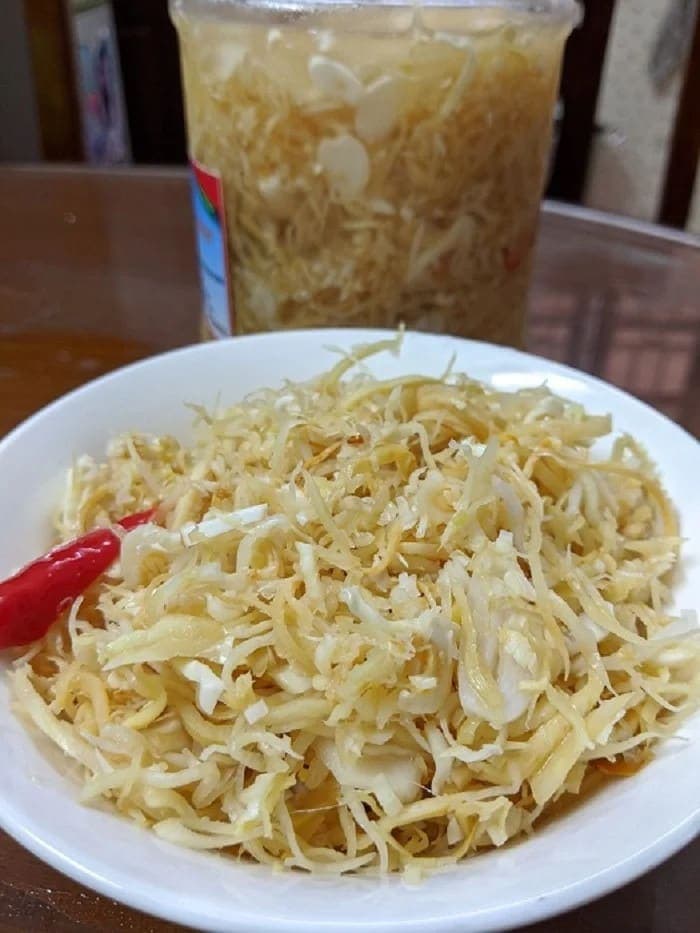 Nhút Thanh Chương được làm từ xơ quả mít non.