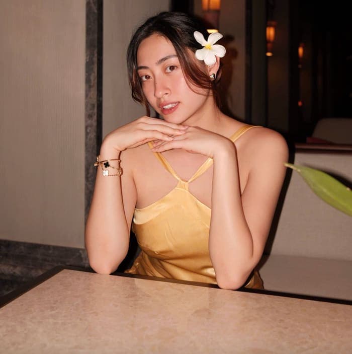 Lương Thùy Linh thoải mái để mặt mộc khi đăng ảnh 'sống ảo' lên mạng xã hội. Ảnh: FBNV