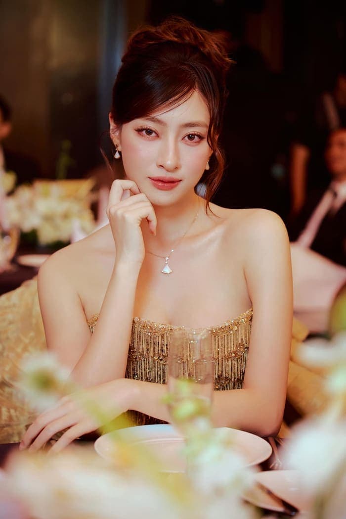 Lương Thùy Linh được nhiều khán giả nhận xét ngày càng xinh đẹp, quyến rũ. Ảnh: FBNV