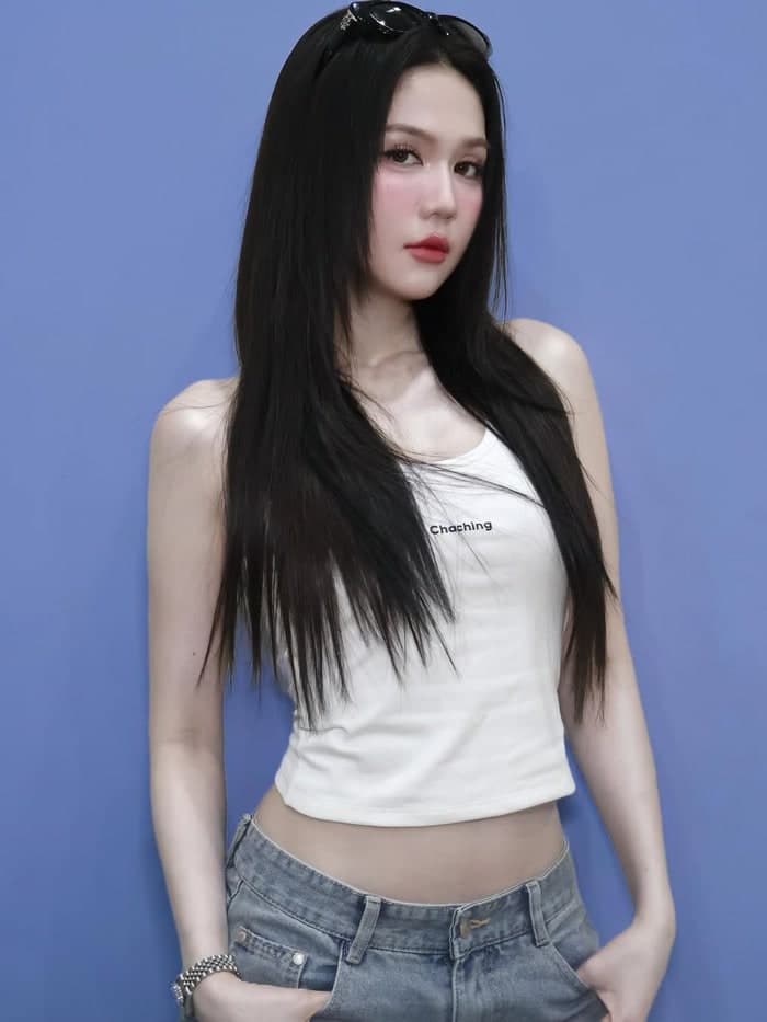 Ngọc Trinh dành nhiều thời gian cho công việc trong năm qua. Ảnh: FBNV