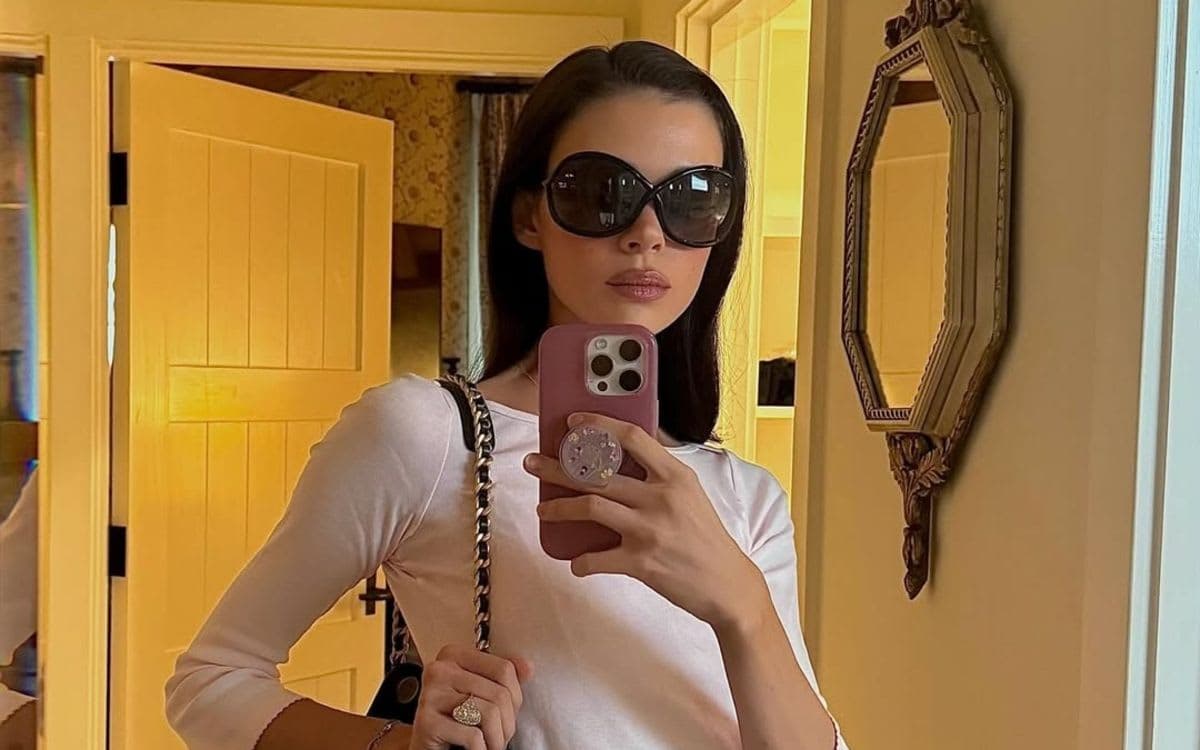 Vợ người mẫu của Brooklyn Beckham tiết lộ lý do thân hình gầy gò gây xôn xao