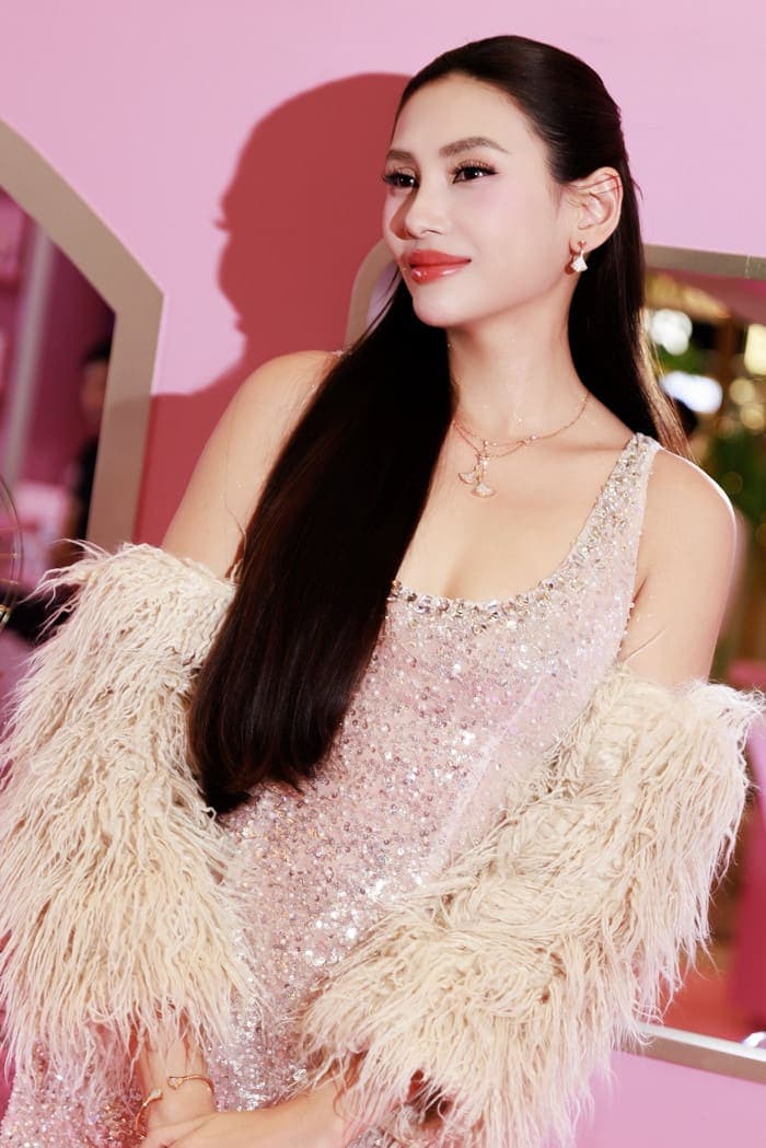 Võ Hoàng Yến đã kết hôn với chồng Việt kiều và sinh con gái đầu lòng vào tháng 9 năm 2024. Ảnh: FBNV