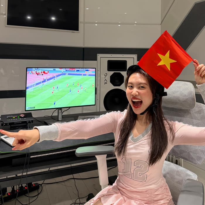 Phương Mỹ Chi nhắn gửi một câu đến U23 Việt Nam khi giành huy chương đồng (Ảnh: FBNV).